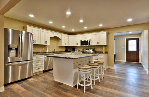 Hayward Casa | Hayward - 5 Bedroom, sleeps 10