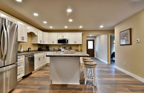 Hayward Casa | Hayward - 5 Bedroom, sleeps 10