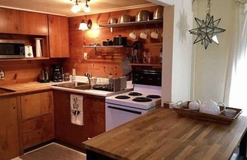 Amazon Cabaña | Hayward Cottage 250 meters from Hayward Field