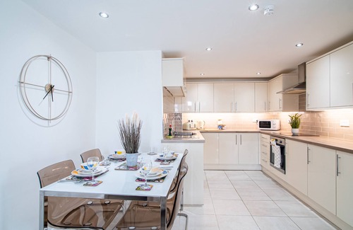 Kirkheaton Apartamento | Apartamento-Negocios-Baño con bañera-Vista al campo-Free Private Parking