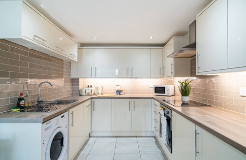 Kirkheaton Apartamento | Apartamento-Negocios-Baño con bañera-Vista al campo-Free Private Parking