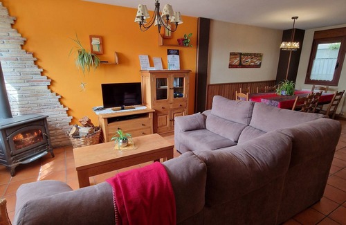Allin Casa | Haz Turismo con tu Familia o Amigos por Navarra Desde Casa Rural Belástegui
