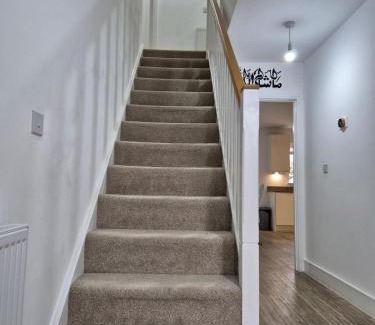 Rosliston Casa | Hazel Crescent