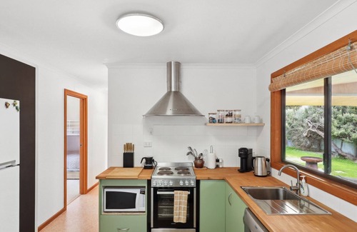 Goolwa Beach Casa | Hazel House, 2 Hazel St, Goolwa Beach