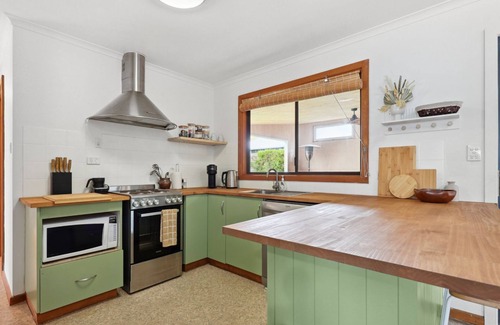 Goolwa Beach Casa | Hazel House, 2 Hazel St, Goolwa Beach