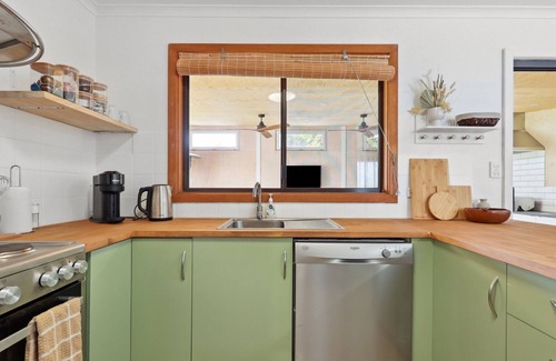 Goolwa Beach Casa | Hazel House, 2 Hazel St, Goolwa Beach