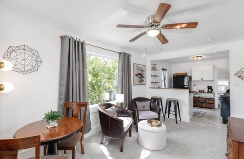 Hazel Park Casa | Hazel Park Comfy Cottage