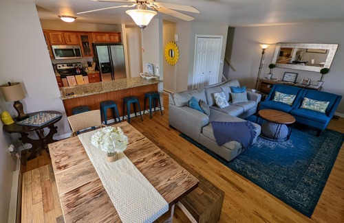 Lake Geneva Casa | EL HIDEAWAY DE HAZEL - ¡Una joya en el centro del lago Ginebra!