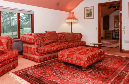 Longdown Cabaña | HAZELDENE STABLES, pet friendly, character holiday cottage in Ide