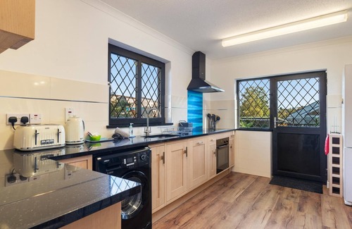 Saundersfoot Casa | Hazelglade Cottage - Hot Tub Games Room Pet Friendly