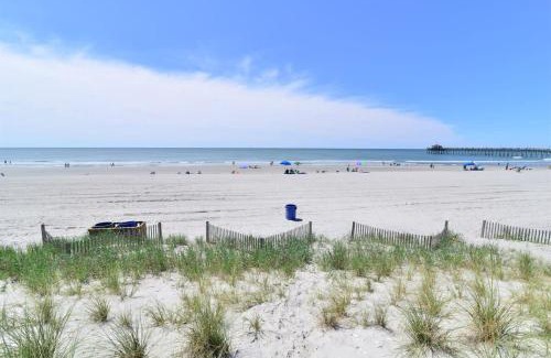 Cherry Grove Beach Casa | HAZELS CHILD II Beach House DIRECT OCEANFRONT Ocean and Pier Views