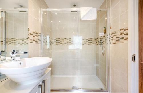 Narberth Casa | HB Bay Tree Lodge 03