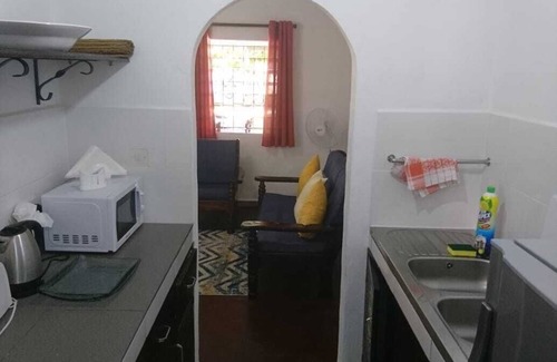Mahe Island Apartamento | HCS Bungalows, Turtle Bay Rustic Bungalow with garden, Flat #1