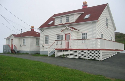 Terra Nova Casa | Head Light Keeper's Residence en la boca de St. John's Harbour!