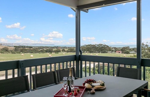 Carrickalinga Casa | Headland View - 22 Dorset Court