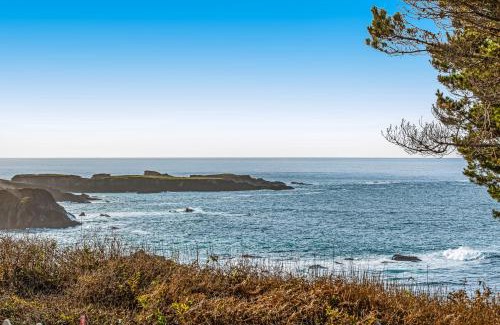 Mendocino Hotel | Headlands Cove - Artist's Studio