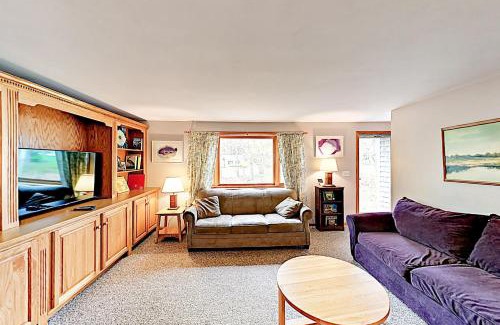 Harwich Casa | Headwater Hideaway