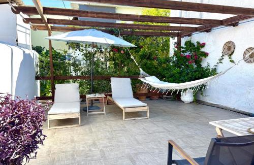 Aegina Town Casa | Heart and Soul of Aegina Apartment