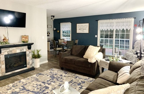 Shipshewana Casa | Heart of Amish Town | Quiet | Private Backyard |