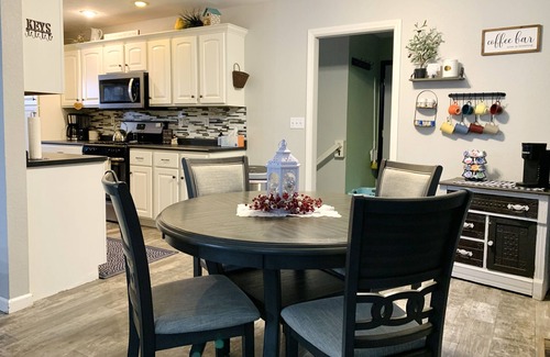 Shipshewana Casa | Heart of Amish Town | Quiet | Private Backyard |