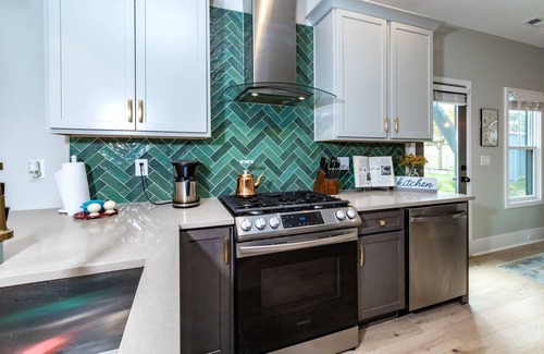 Brevard Cabaña | Heart of Brevard Hideaway - Walk/Bike to Downtown!