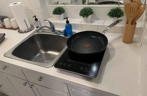 Columbia City Casa | Heart of Bustling Columbia City 1 Bedroom MIL
