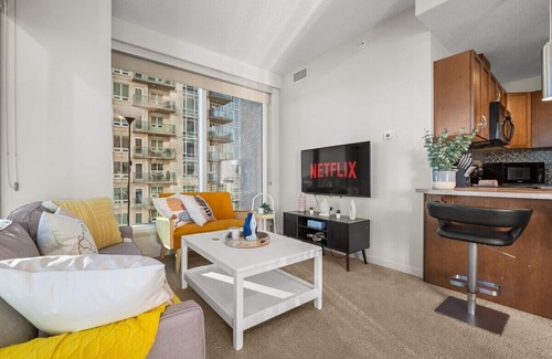Victoria Park Apartamento | Heart of Downtown | 2Bed 2Bath | Free Parking | AC