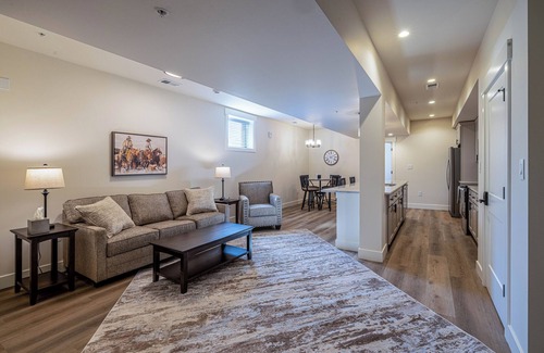 Casper Apartamento | Heart of Downtown Casper Steps From Dining, Night Life & David Street Station