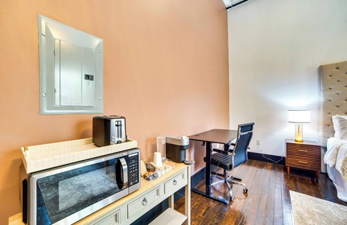 Marshall Apartamento | Heart of Downtown Marshall: Boutique Studio Stay!