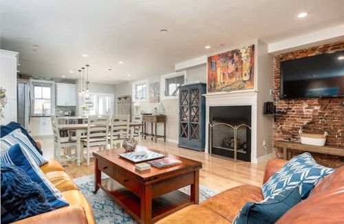 Newburyport Casa | Heart of Downtown Newburyport Urban Loft Living