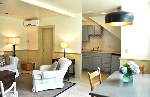 Ansonborough Cabaña | Downtown Charleston Carriage House