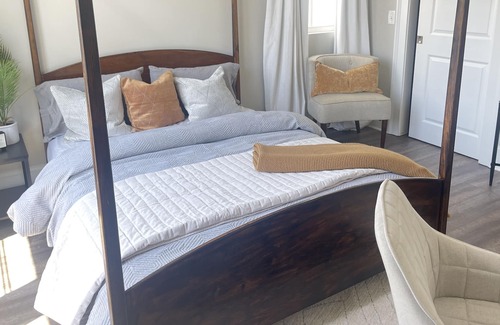 Woodstock Condominio | Heart of Downtown Woodstock!