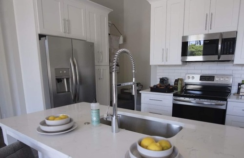 Woodstock Condominio | Heart of Downtown Woodstock!