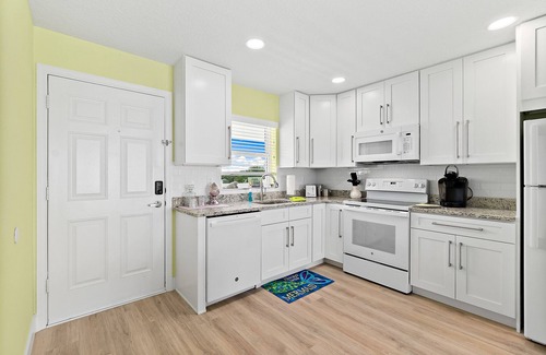 Flagler Beach Condominio | Heart of Flagler Beach, 1 Block To The Beach-Walk to Everything!