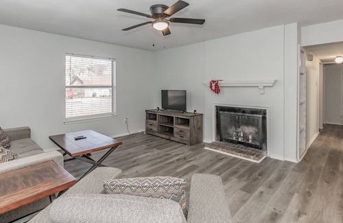 Grapevine Apartamento | Heart of Grapevine 2 Bedroom 2 Bath