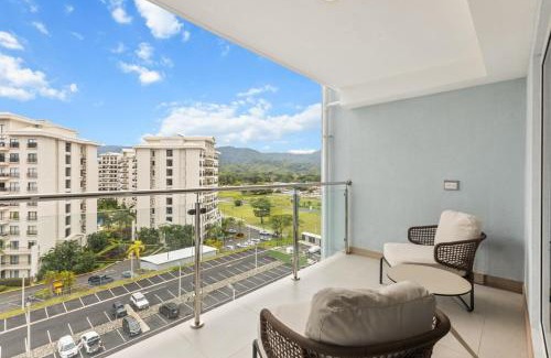 Barrio Santa Lucía Apartamento | Heart of Jaco, Modern Style, Steps to the Sand