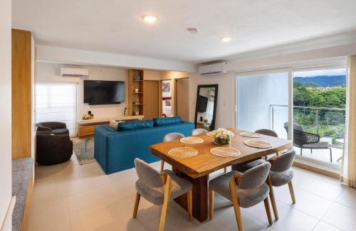 Barrio Santa Lucía Apartamento | Heart of Jaco, Modern Style, Steps to the Sand