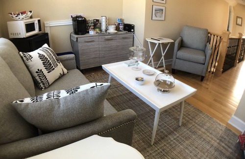 Jamestown Casa | Heart of Jamestown, In town location, 3rd floor suite, B&B style with King Bed