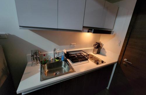 San Antonio Apartamento | Heart of Makati, Fully furnished condo, cbd central location