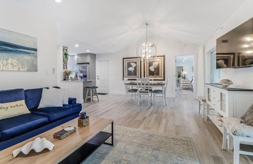 Central Naples Casa | Poolside Paradise - Only 5 minutes to the beautiful beaches