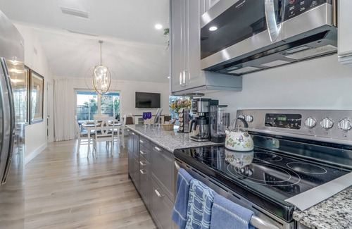 Central Naples Casa | Poolside Paradise - Only 5 minutes to the beautiful beaches