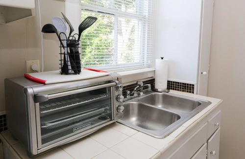 Downtown Apartamento | Heart of North Hill: Pensacola Downtown, Beach!