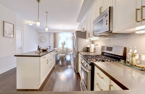 Lakeview Casa | Heart of Port Credit | Lakefront,Dining & Shopping