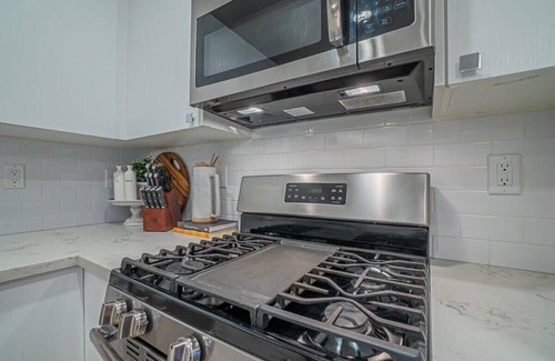 Downtown Sacramento Apartamento | Heart of SacTown: Hip Midtown Retreat