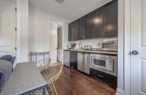 North Hyde Park Apartamento | Heart of SOHO. Minutes to Downtown/Stadium
