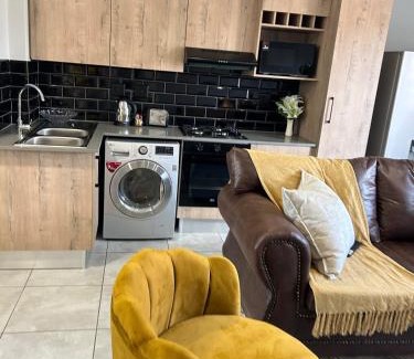 Orlando East Apartamento | Heart of Soweto Cozy Apartment