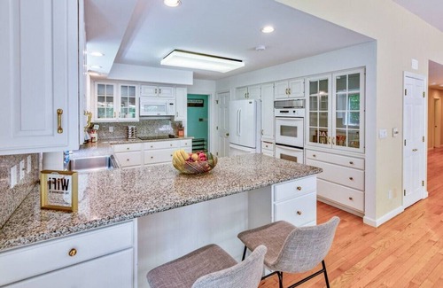 West Stockbridge Casa | Heart of the Berkshires - Bright, Cozy, Near Lake