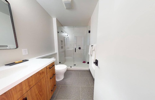 Danville Apartamento | Heart of the River District! Restaurants within walking distance!