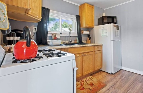 Twin Mountain Cabaña | Heart of the White Mountains Cottage w Hot Tub! #3