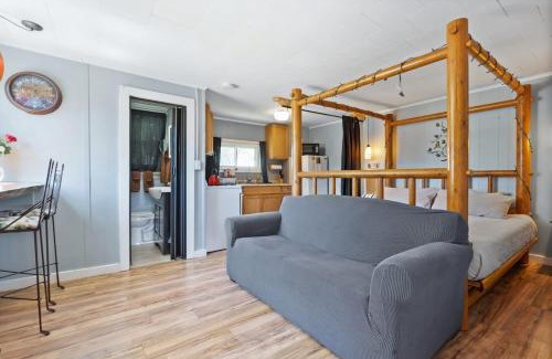 Twin Mountain Casa | Heart of the White Mountains Cottage w Hot Tub #3